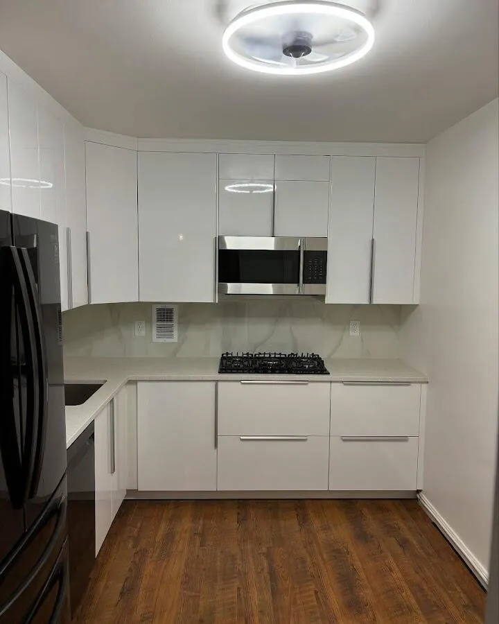 Renovated kitchen with quartz countertops in Horizon City